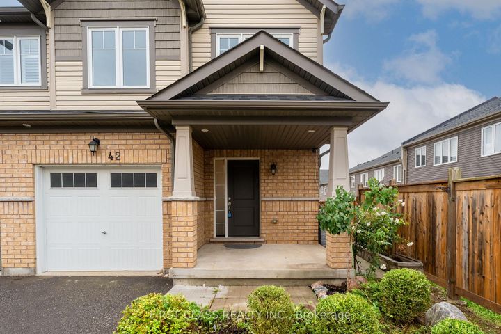 Photo 3 at 42 GREAT GABE Crescent, Windfields, Oshawa