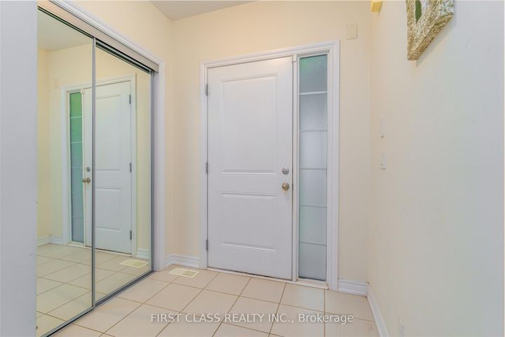 Photo 4 at 42 GREAT GABE Crescent, Windfields, Oshawa