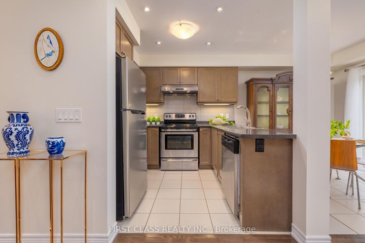 Photo 10 at 42 GREAT GABE Crescent, Windfields, Oshawa