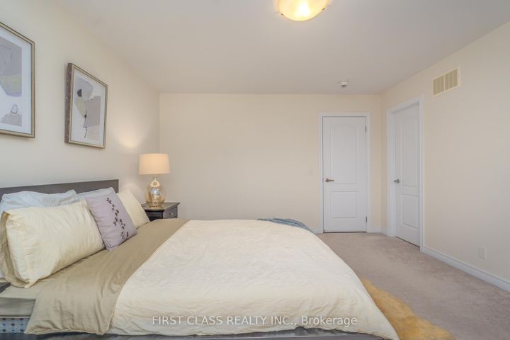 Photo 18 at 42 GREAT GABE Crescent, Windfields, Oshawa
