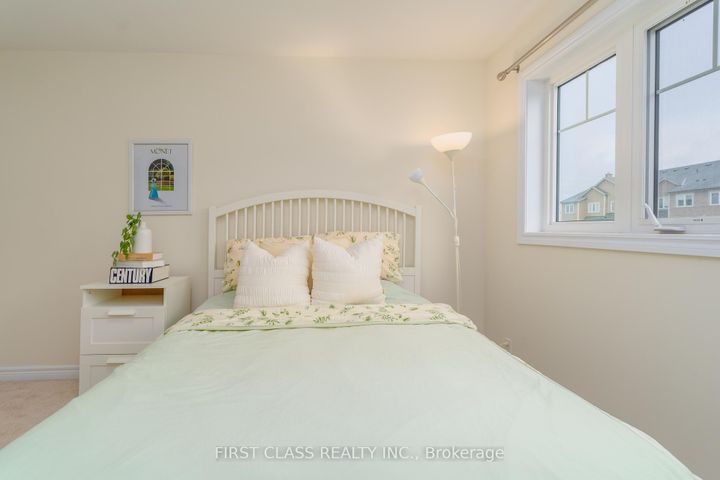 Photo 26 at 42 GREAT GABE Crescent, Windfields, Oshawa