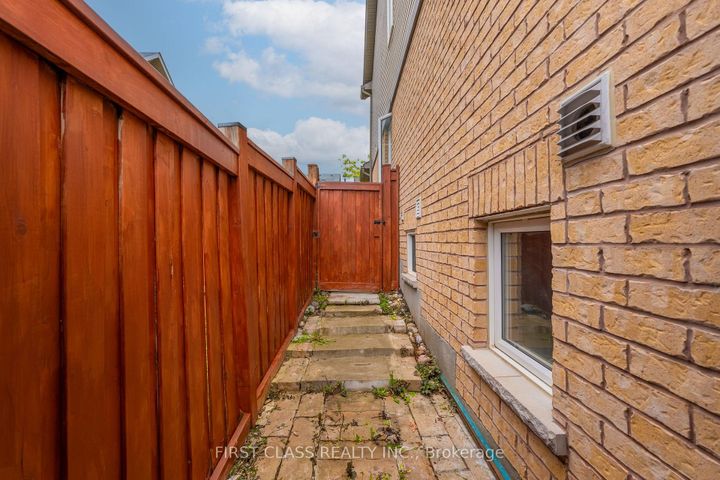 Photo 40 at 42 GREAT GABE Crescent, Windfields, Oshawa