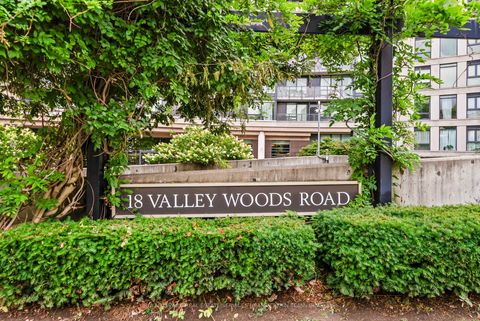 Photo 1 at 806 - 18 Valley Woods Road, Donalda, Toronto
