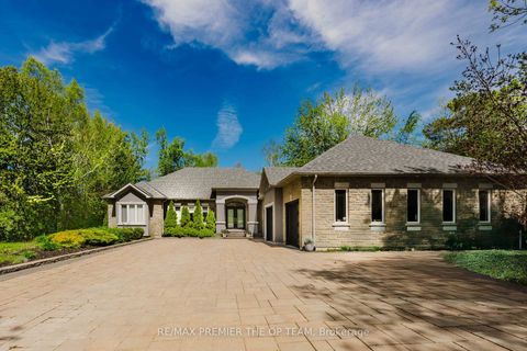 Photo 2 at 1856 Innisbrook Street, Rural Innisfil, Innisfil Photo 2 at 1856 Innisbrook Street, Rural Innisfil, Innisfil