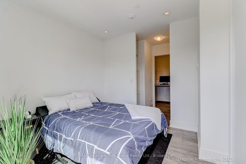 Photo 24 at 534 - 3100 Keele Street, CFB, Toronto
