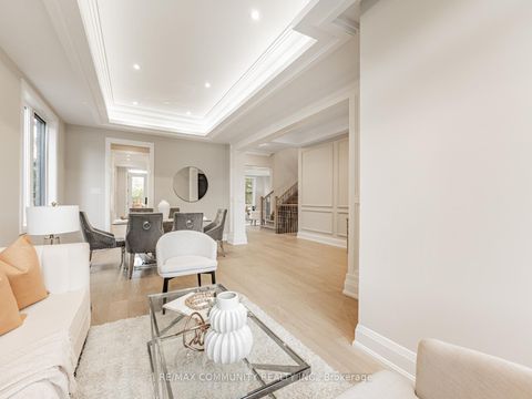 Photo 5 at 37 Sugarbush Square, Highland Creek, Toronto