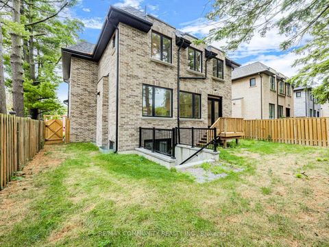 Photo 34 at 37 Sugarbush Square, Highland Creek, Toronto