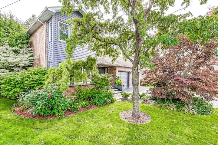 Photo 1 at 545 Charnwood Court, Amberlea, Pickering