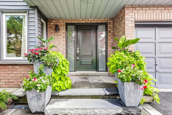 Photo 2 at 545 Charnwood Court, Amberlea, Pickering