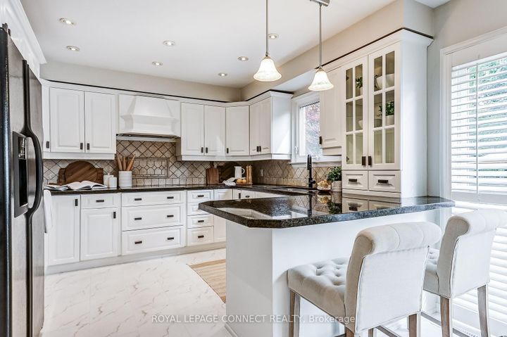 Photo 14 at 545 Charnwood Court, Amberlea, Pickering