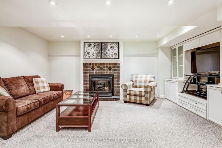 Photo 32 at 545 Charnwood Court, Amberlea, Pickering