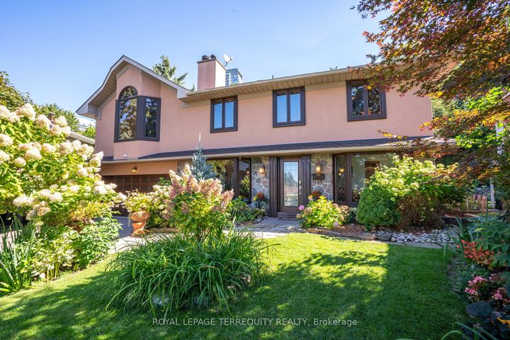 Photo 3 at 50 Skyview Crescent, Henry Farm, Toronto