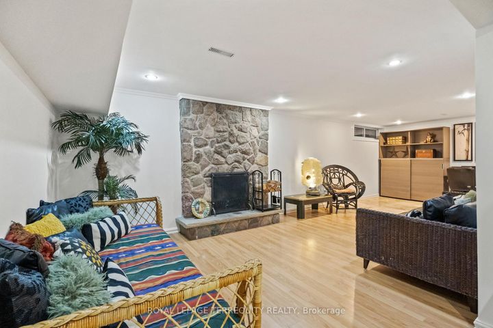 Photo 34 at 50 Skyview Crescent, Henry Farm, Toronto