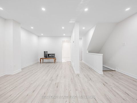 Photo 4 at 66 - 441 Military Trail, Morningside, Toronto