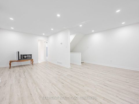 Photo 5 at 66 - 441 Military Trail, Morningside, Toronto