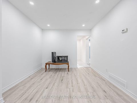 Photo 6 at 66 - 441 Military Trail, Morningside, Toronto