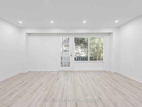 Photo 7 at 66 - 441 Military Trail, Morningside, Toronto