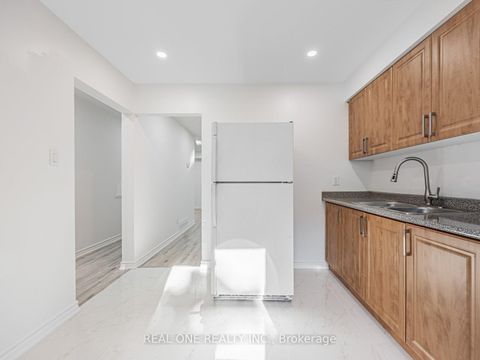 Photo 12 at 66 - 441 Military Trail, Morningside, Toronto