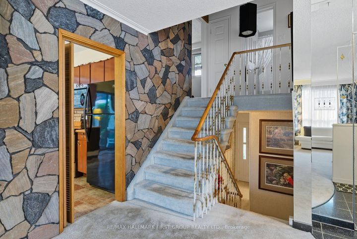 Photo 9 at 6 Windover Drive, Woburn, Toronto