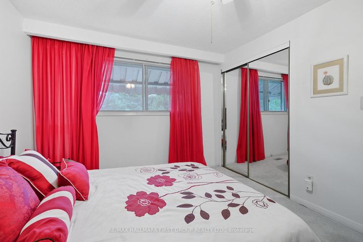 Photo 11 at 6 Windover Drive, Woburn, Toronto