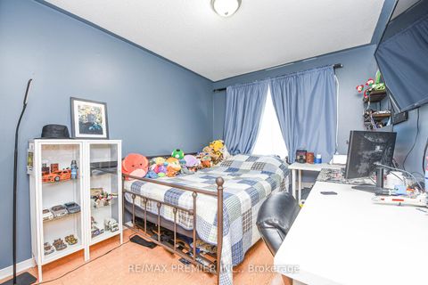 Photo 24 at 15D View Green Crescent, Clairville, Toronto
