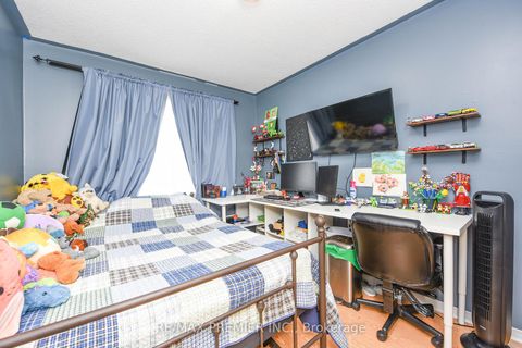 Photo 26 at 15D View Green Crescent, Clairville, Toronto
