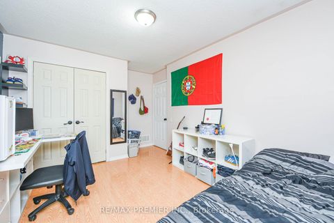Photo 29 at 15D View Green Crescent, Clairville, Toronto