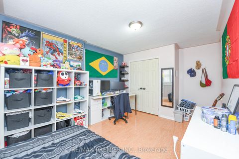 Photo 30 at 15D View Green Crescent, Clairville, Toronto