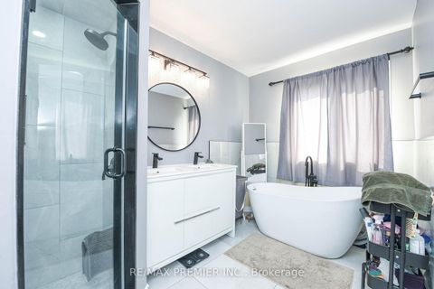 Photo 38 at 15D View Green Crescent, Clairville, Toronto