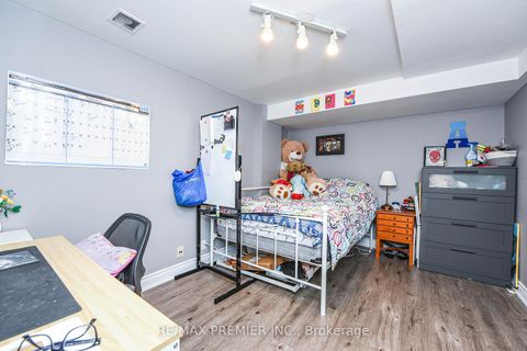 Photo 41 at 15D View Green Crescent, Clairville, Toronto