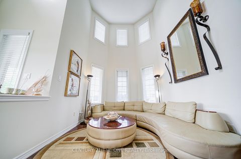 Photo 5 at 1 Lourakis Street, Jefferson, Richmond Hill