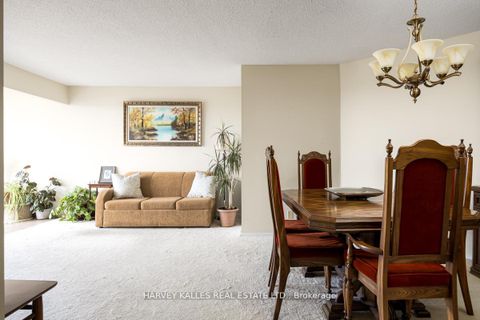 Photo 2 at 911 - 61 Markbrook Lane, Jamestown, Toronto