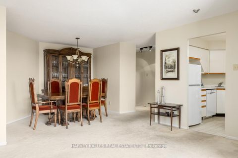 Photo 3 at 911 - 61 Markbrook Lane, Jamestown, Toronto