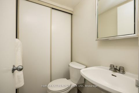 Photo 10 at 911 - 61 Markbrook Lane, Jamestown, Toronto