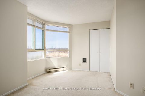 Photo 14 at 911 - 61 Markbrook Lane, Jamestown, Toronto