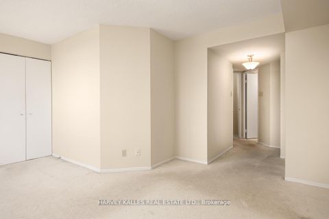 Photo 15 at 911 - 61 Markbrook Lane, Jamestown, Toronto