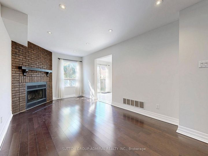 Photo 7 at 280 Bernard Avenue, Devonsleigh, Richmond Hill