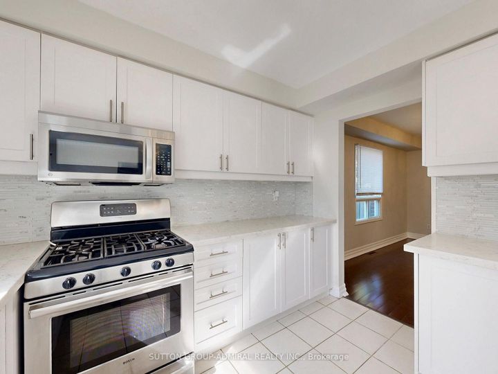 Photo 11 at 280 Bernard Avenue, Devonsleigh, Richmond Hill