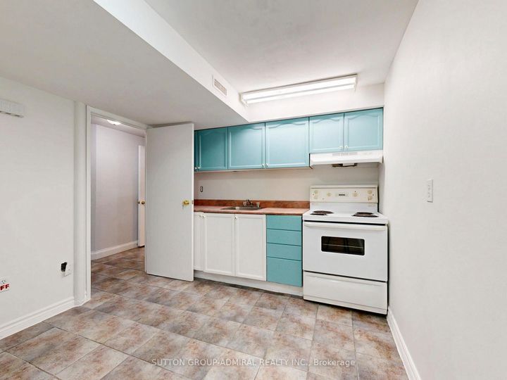 Photo 32 at 280 Bernard Avenue, Devonsleigh, Richmond Hill