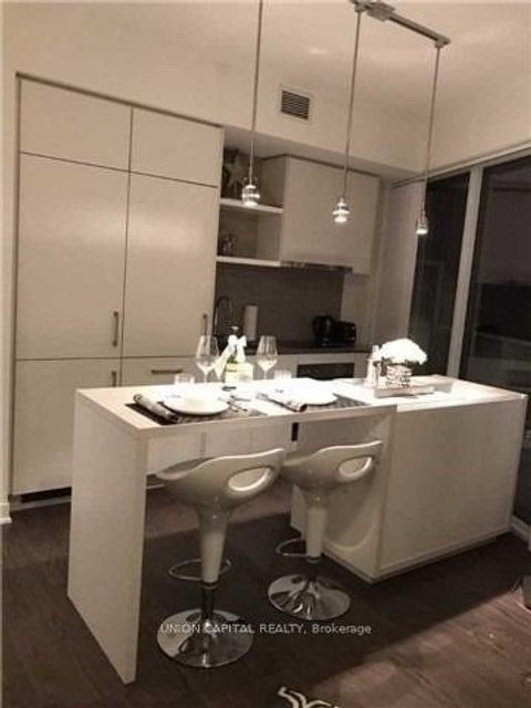 Photo 6 at 7002 - 88 Harbour Street, Waterfront Communities C1, Toronto