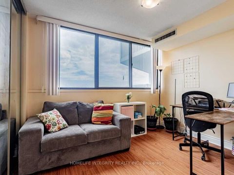 Photo 5 at 904 - 150 Neptune Drive, Lawrence, Toronto