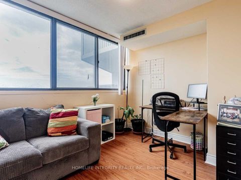 Photo 6 at 904 - 150 Neptune Drive, Lawrence, Toronto