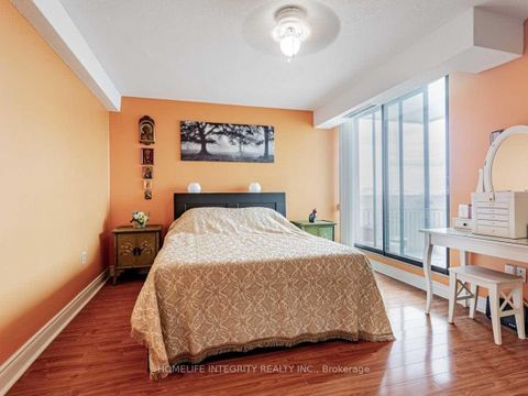 Photo 7 at 904 - 150 Neptune Drive, Lawrence, Toronto