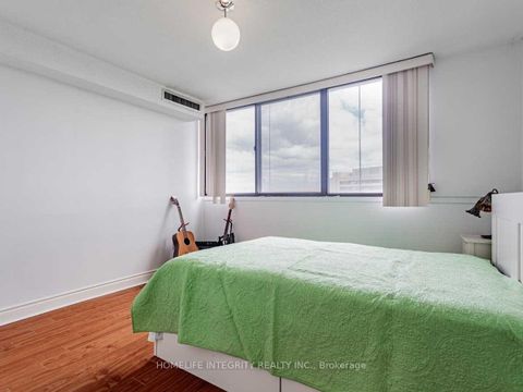 Photo 18 at 904 - 150 Neptune Drive, Lawrence, Toronto