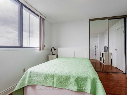 Photo 19 at 904 - 150 Neptune Drive, Lawrence, Toronto