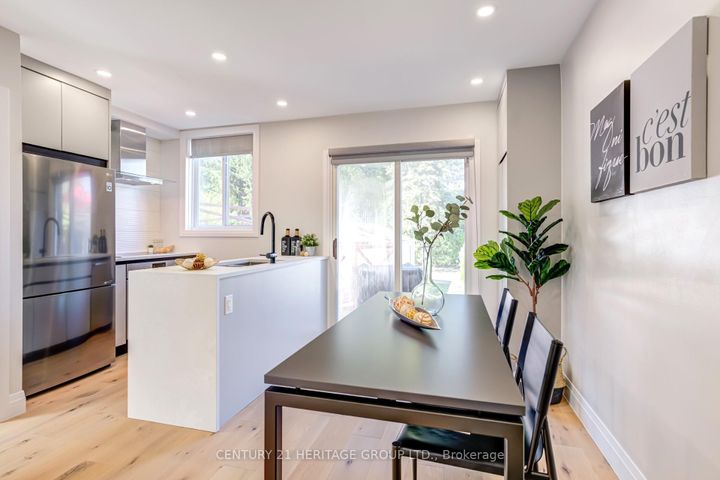 Photo 10 at 576 Broadway Avenue, Leaside, Toronto
