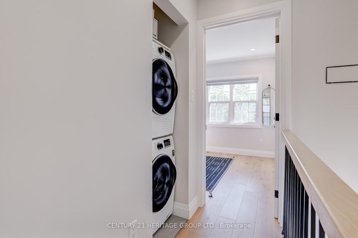 Photo 14 at 576 Broadway Avenue, Leaside, Toronto
