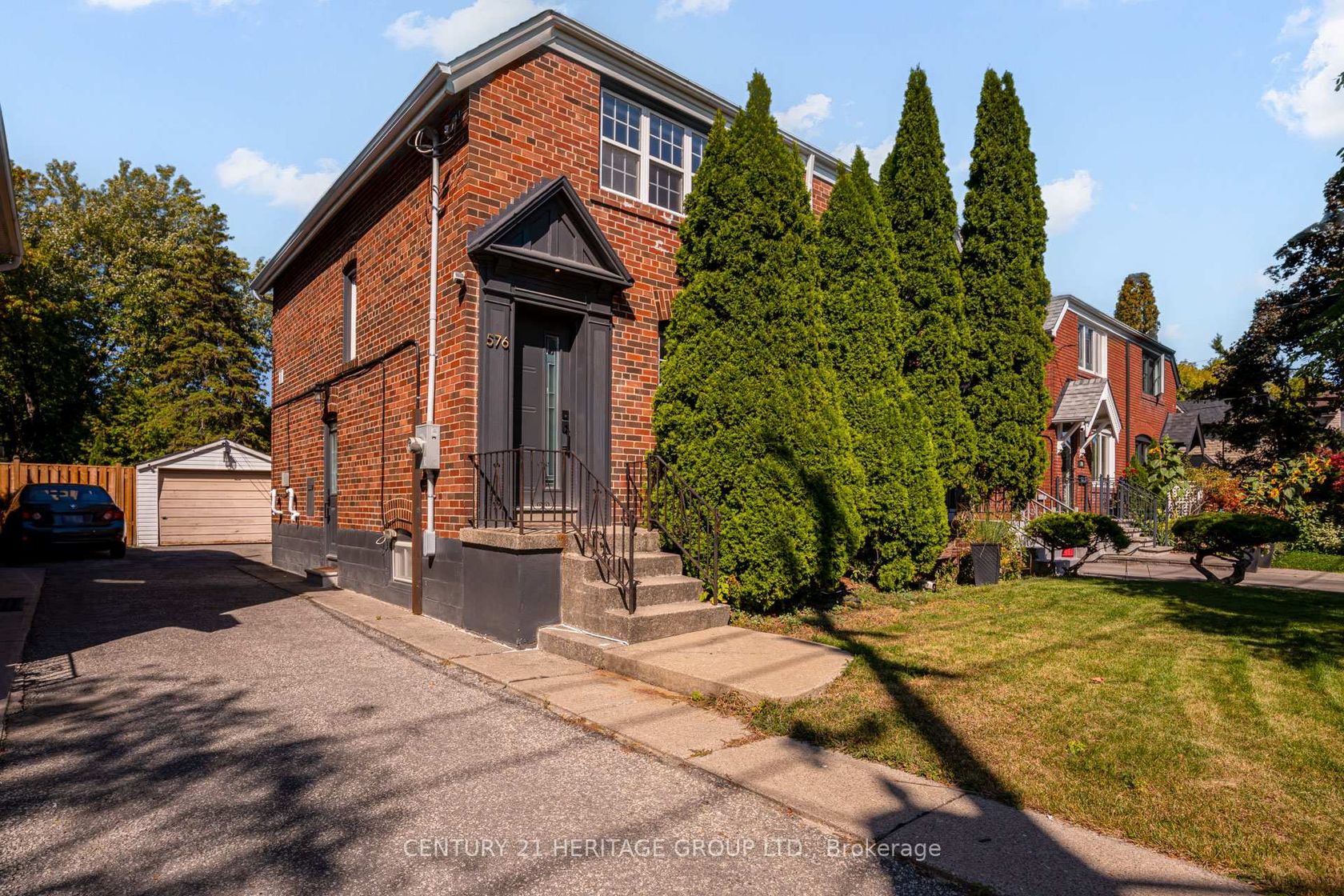 576 Broadway Avenue, Leaside, Toronto 2