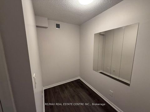 Photo 3 at 709 - 35 Bastion Street, Niagara, Toronto