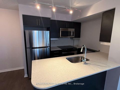 Photo 10 at 709 - 35 Bastion Street, Niagara, Toronto